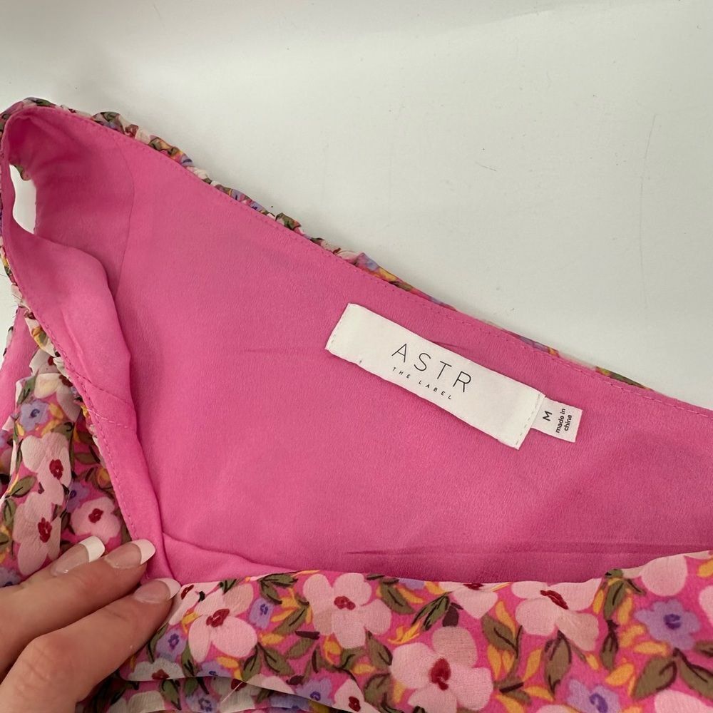 ASTR Darline One Shoulder Mini Dress in Pink Floral Size Medium - Picture 7 of 13
